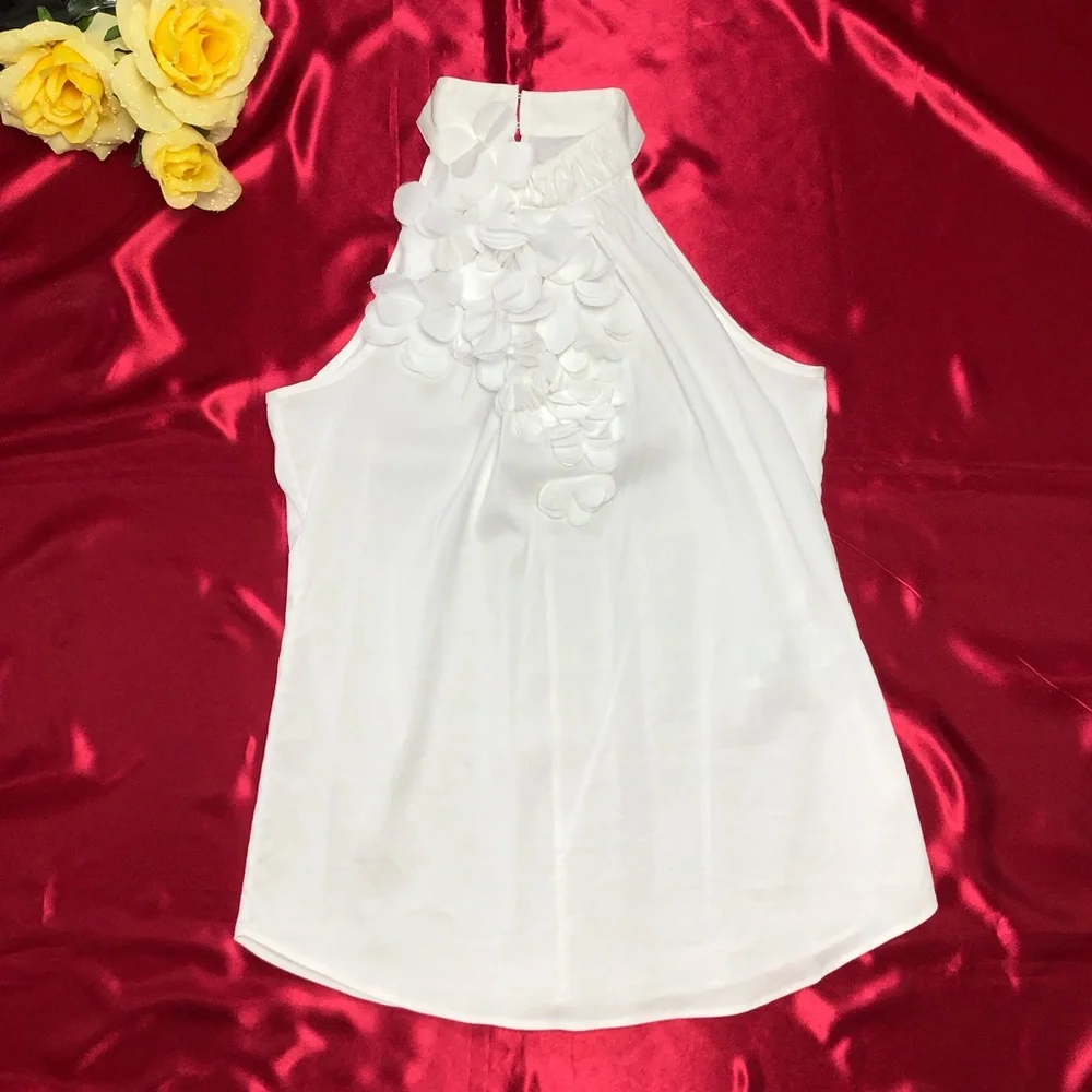 ⭐️NEW⭐️White House Black Market (WHBM) White Halter top with flower detail - Picture 2 of 6